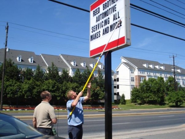 Reed Brothers Automotive Signs Go Up