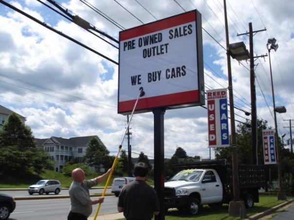 Reed Brothers Automotive Signs Go Up