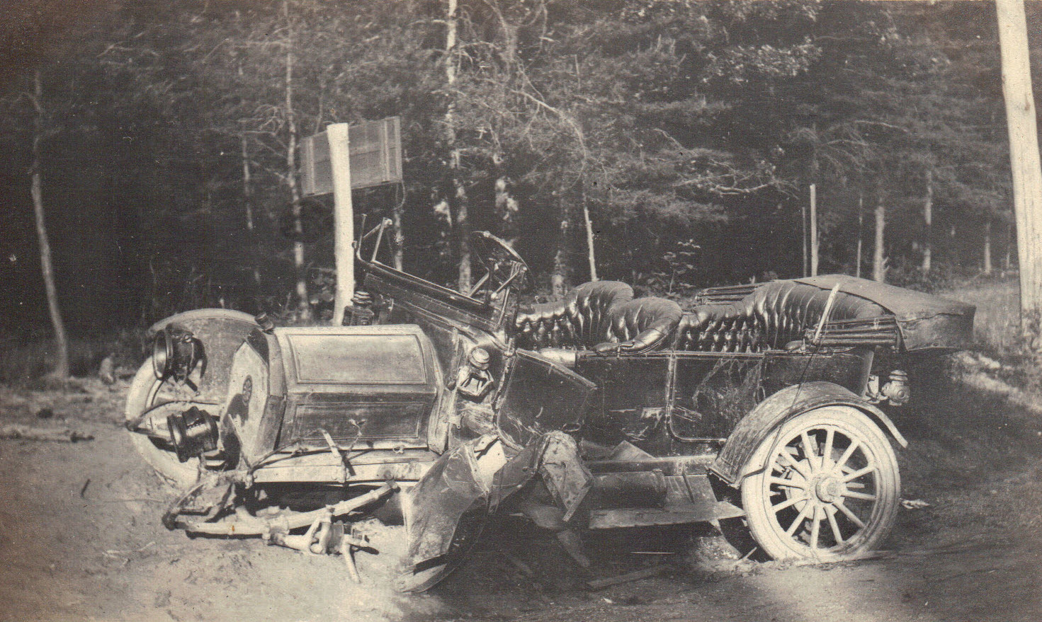 Lewis Reed Photo: Old Car Wreck | Reed Brothers Dodge History 1915 – 2012