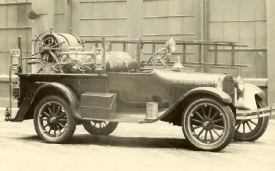 1920 Dodge fire truck