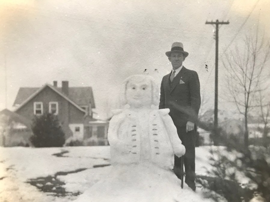 George Washington snowman