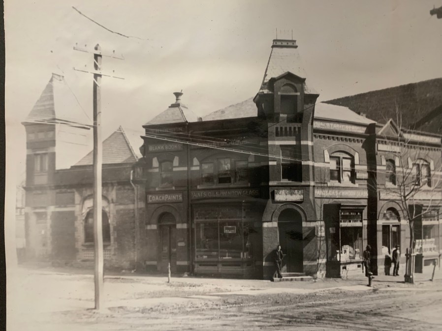 Vinsons Drug Store 1912
