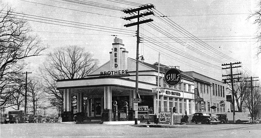 1940s Gulf Gasoline Station