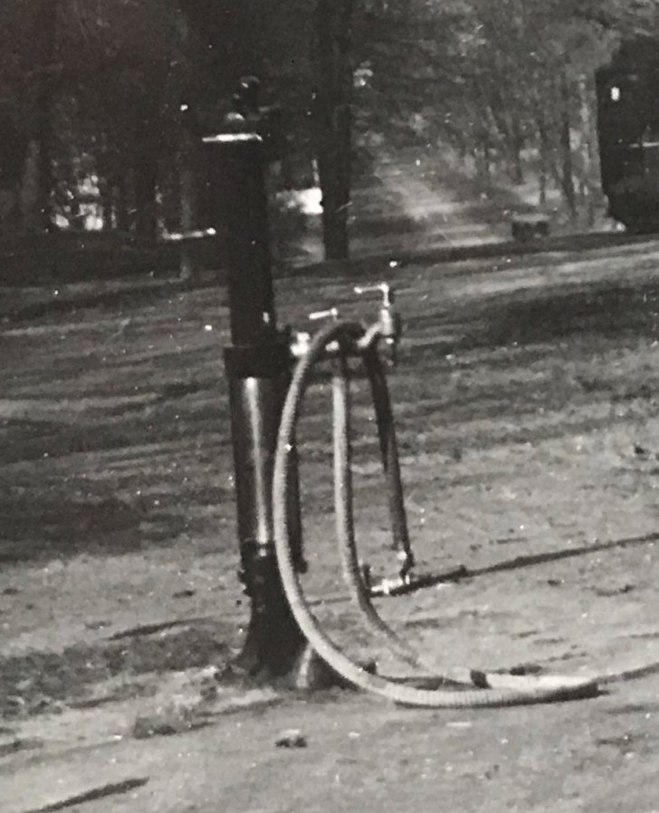 1915 Bowser pump