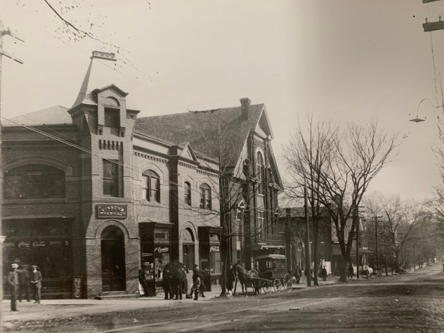 Vinsons Pharmacy, 1906