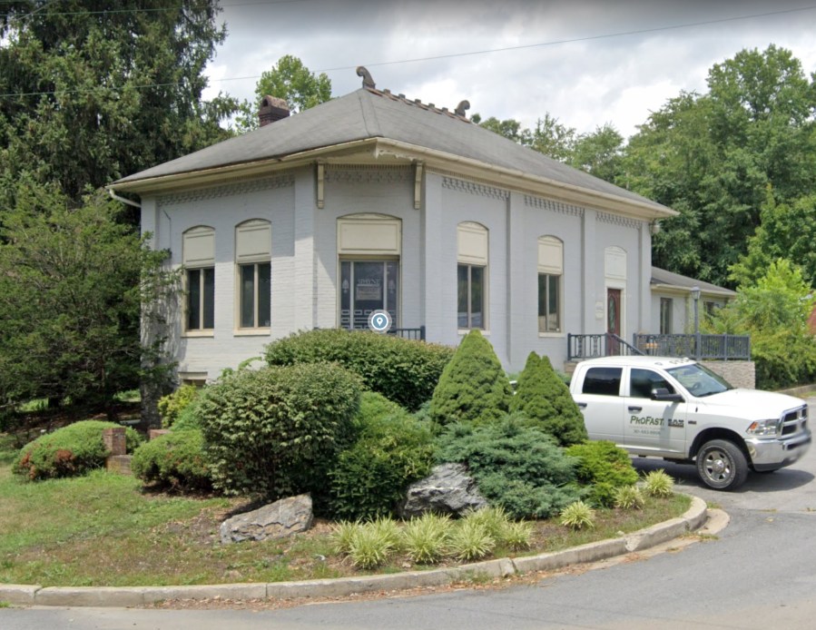 1st NATIONAL BANK OF MONROVIA 4937 Green Valley Rd