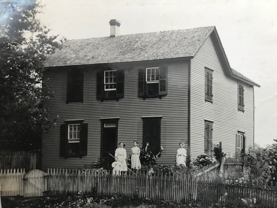 Early 20th Century Darnestown Home
